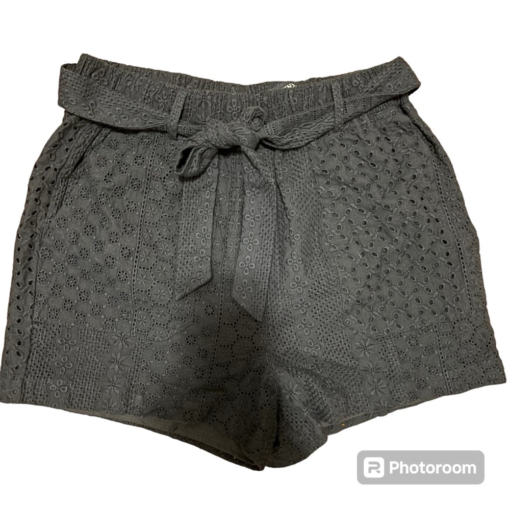 Blank NYC Black Eyelet Shorts size M